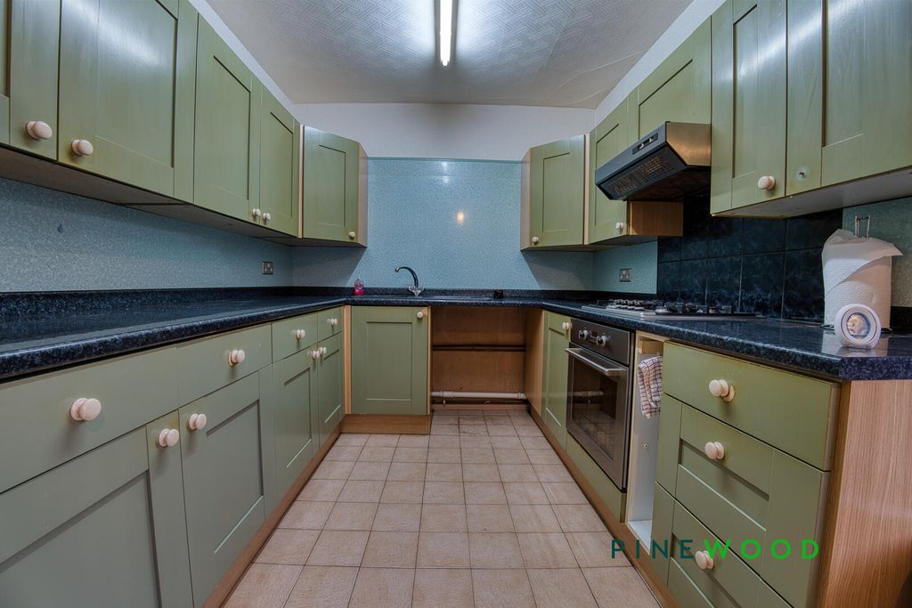 Property photo 2 of 15 Kitchen