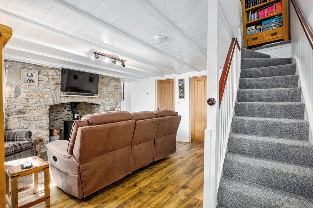Property photo 3 of 25 Pbox-Img.Jpg