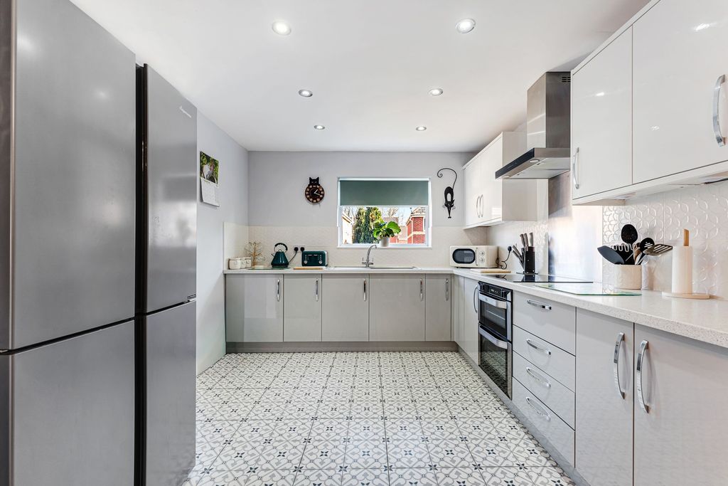 Property photo 3 of 26