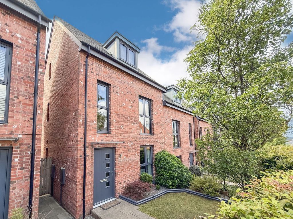 Property photo 1 of 12 External