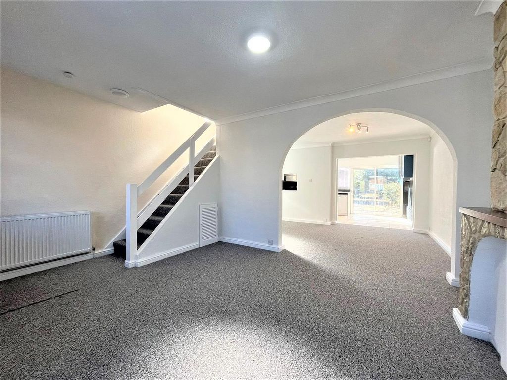 Property photo 2 of 12 Lounge
