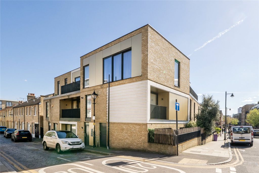 Property photo 1 of 15 Exterior