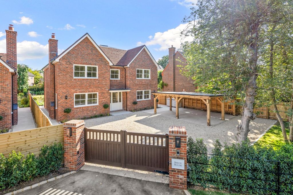 Property photo 1 of 18 Hornbeam House