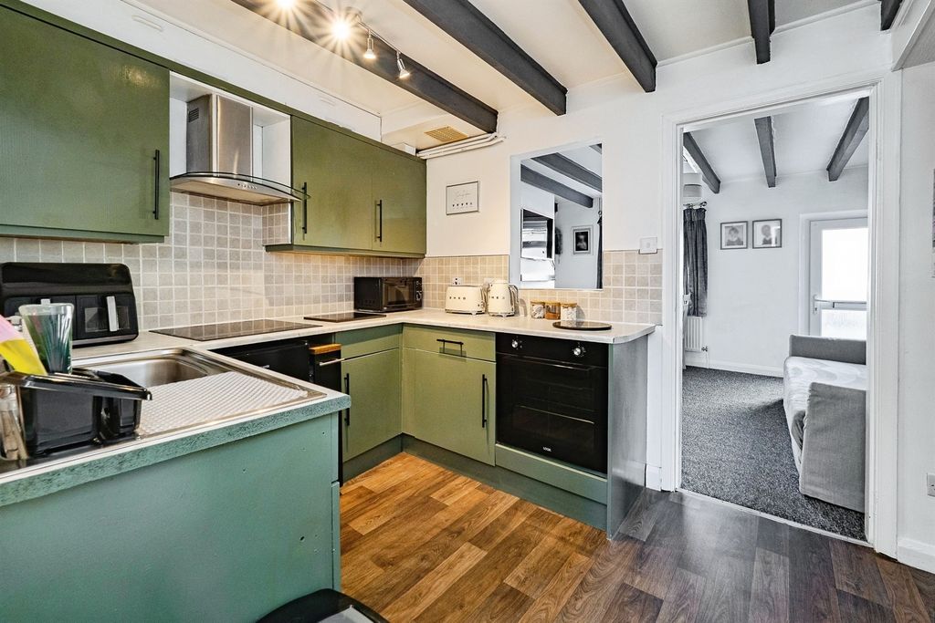 Property photo 3 of 13