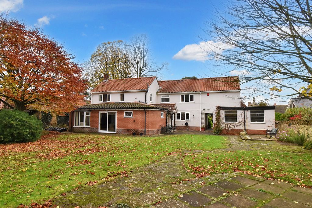 Property photo 2 of 13