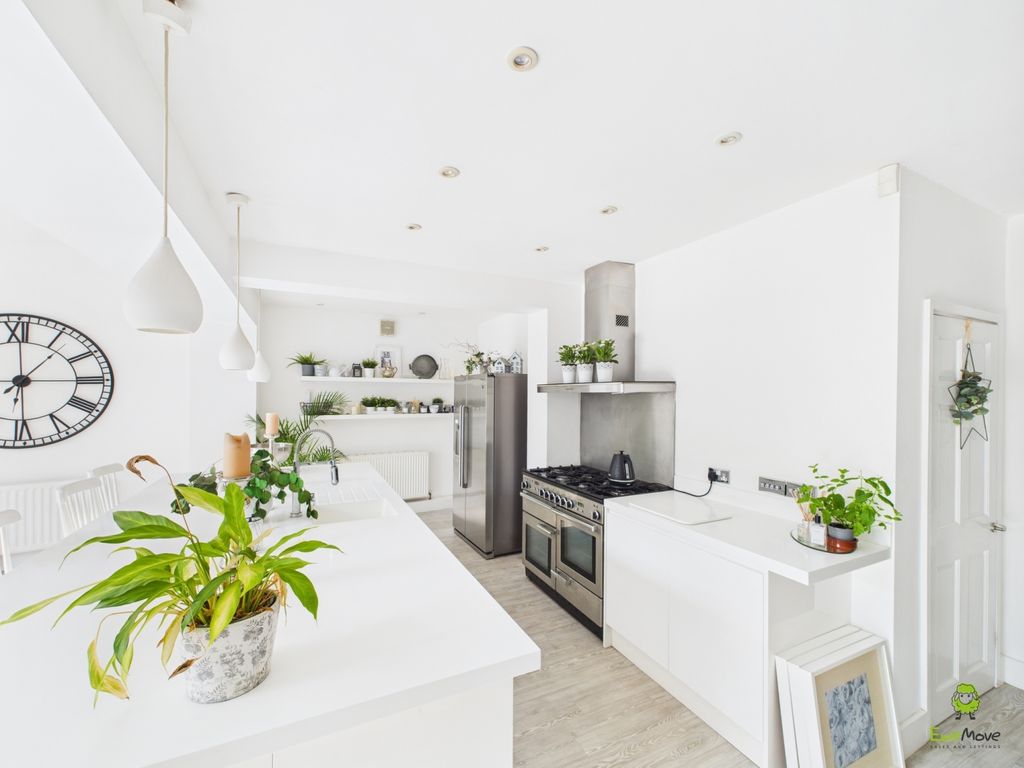 Property photo 2 of 21 Presented By Clinton At Ewemove Bexleyheath And Da