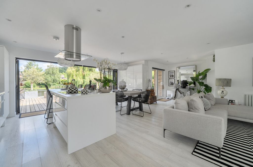 Property photo 2 of 34 1468243-23-6A283d...