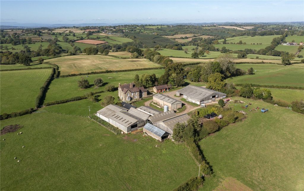 Property photo 1 of 15 Hill Farm