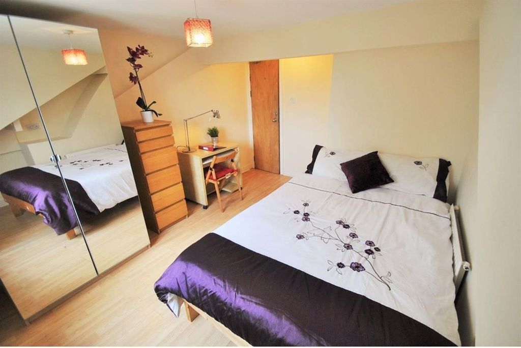 Additional image 7 of 10 bed semi-detached house to rentBirchfields Road Vicotria Park, Manchester M13