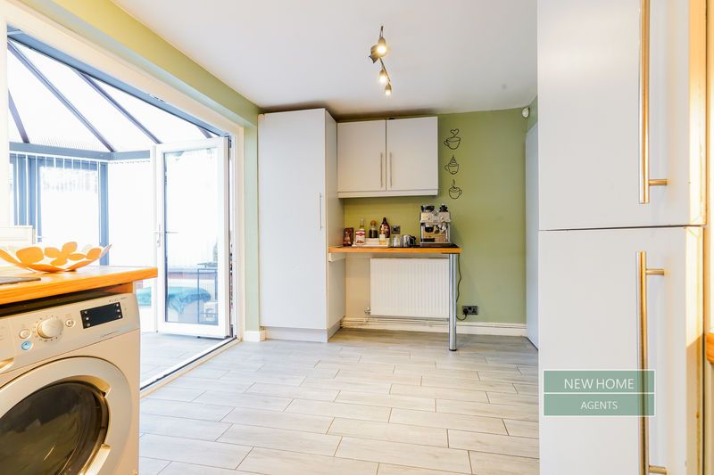 Property photo 3 of 19 Photo 7