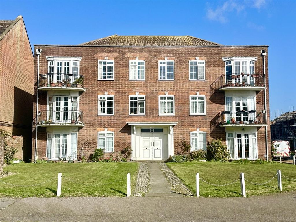 Property photo 3 of 15