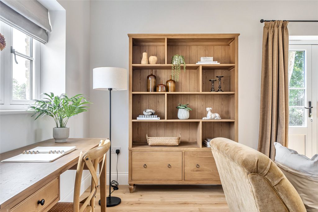 Property photo 2 of 15 Living Space