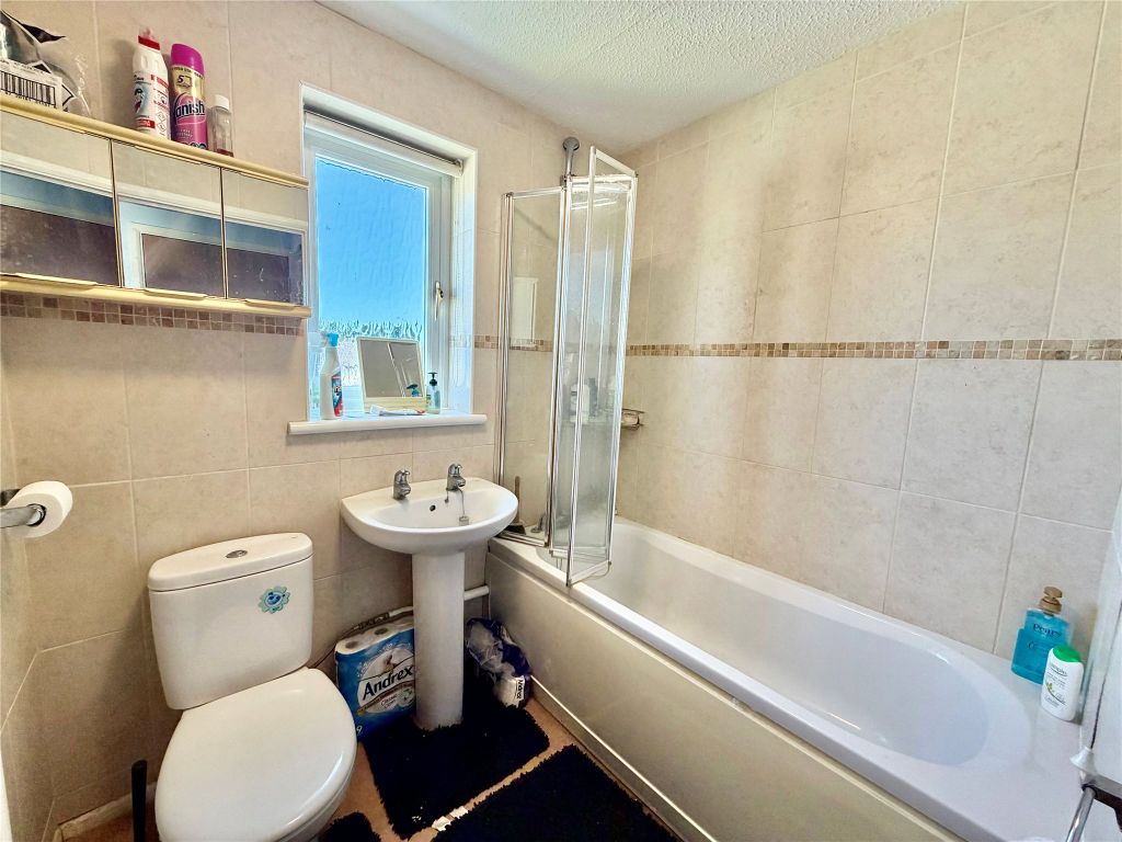 Property photo 3 of 8 Bathroom