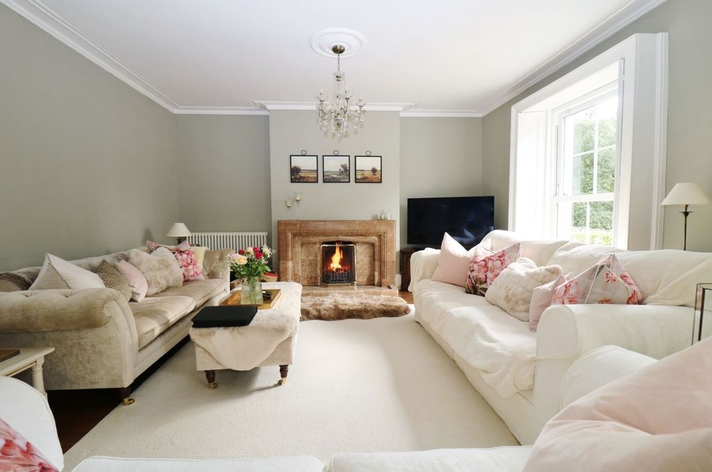 Property photo 3 of 29