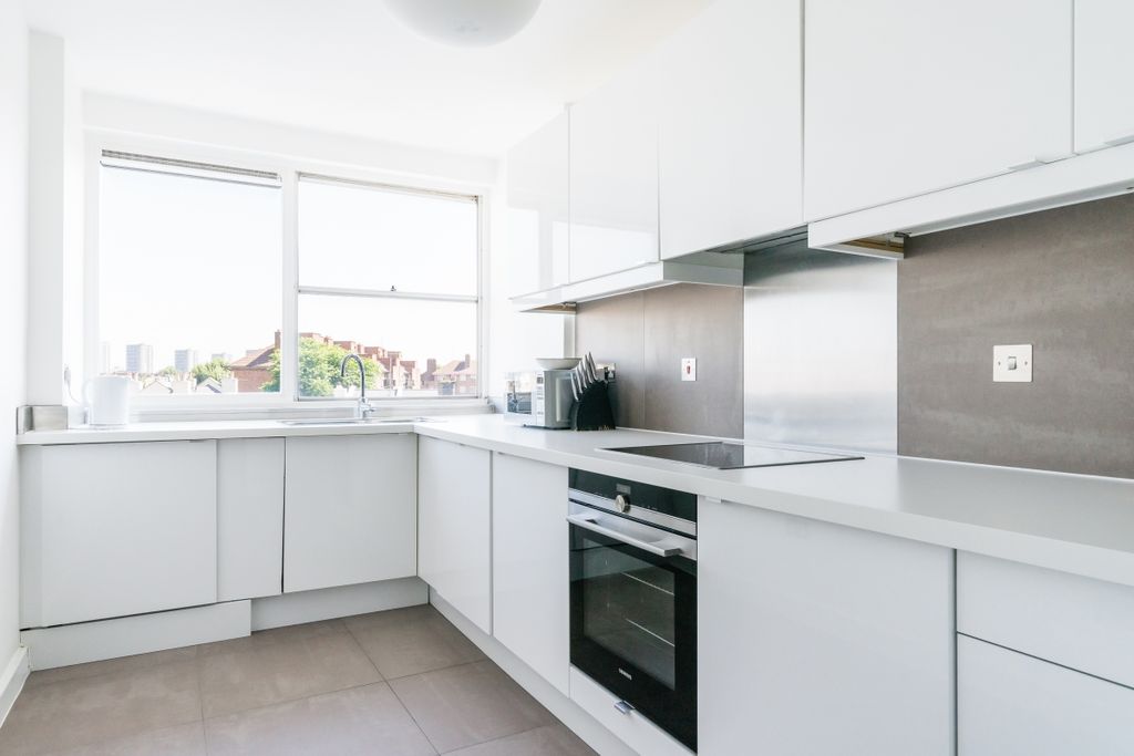 Property photo 1 of 10 Kitchen2