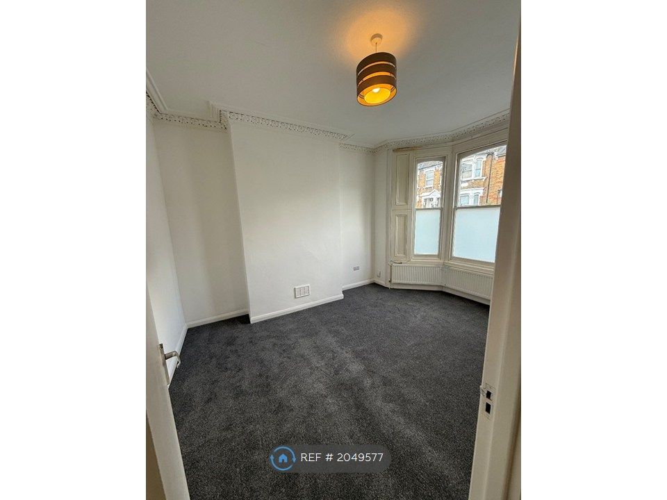 Property photo 2 of 14 Lounge