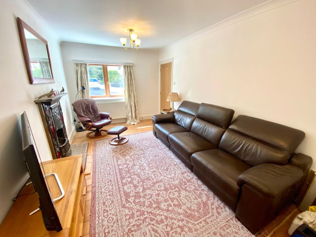 Property photo 3 of 25 Lounge