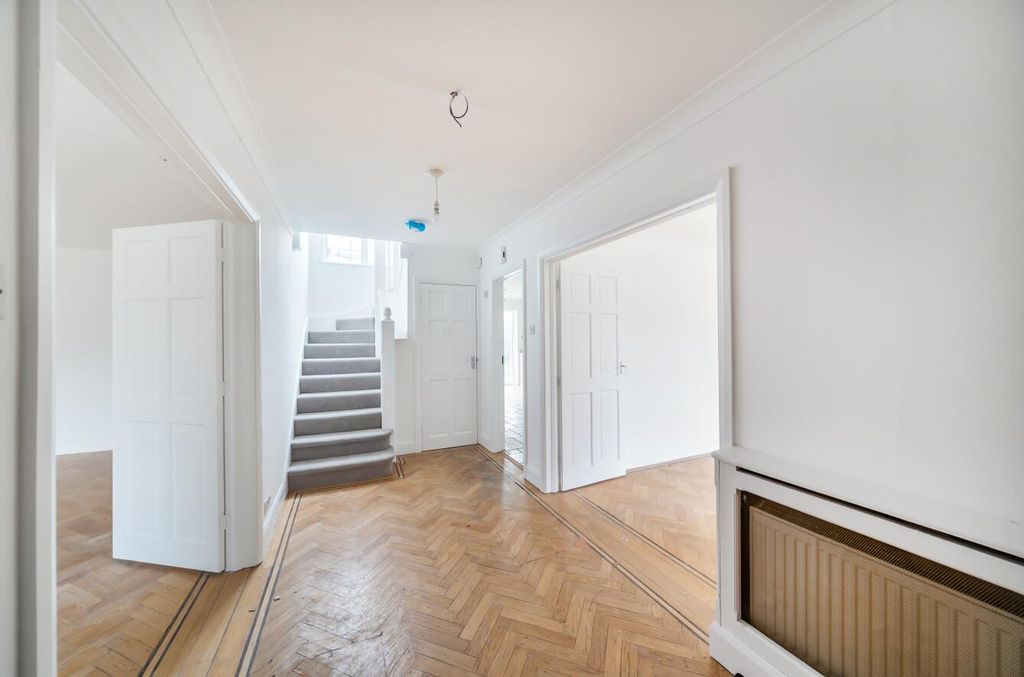 Property photo 3 of 21 Davidson Frost-Wellings, Dfw, Glanleam, Hallway (2