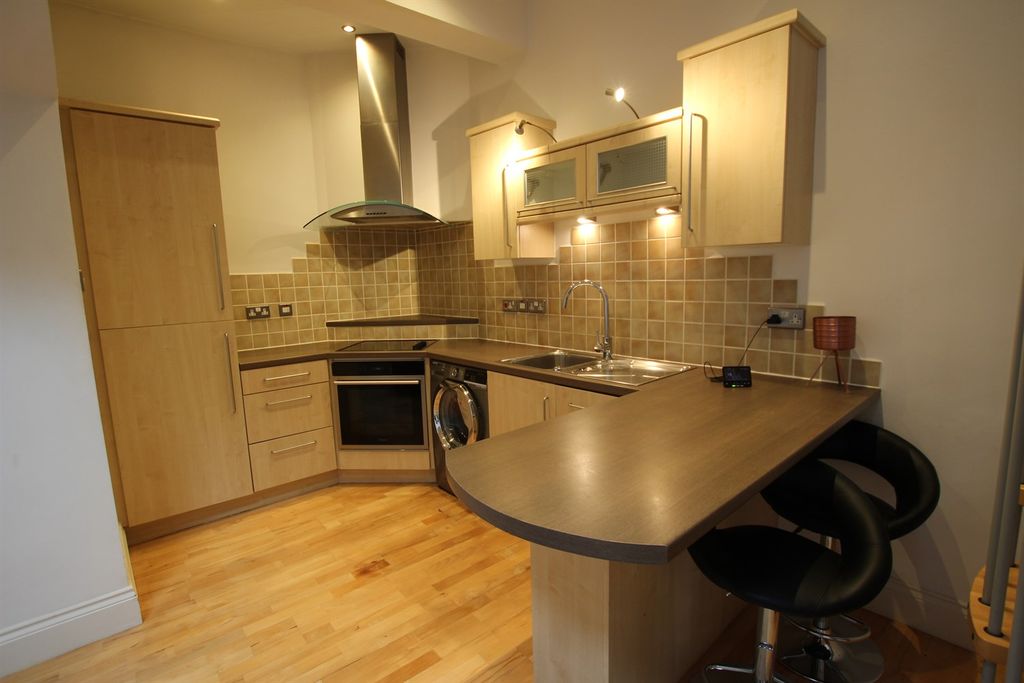 Property photo 1 of 7 (Main)