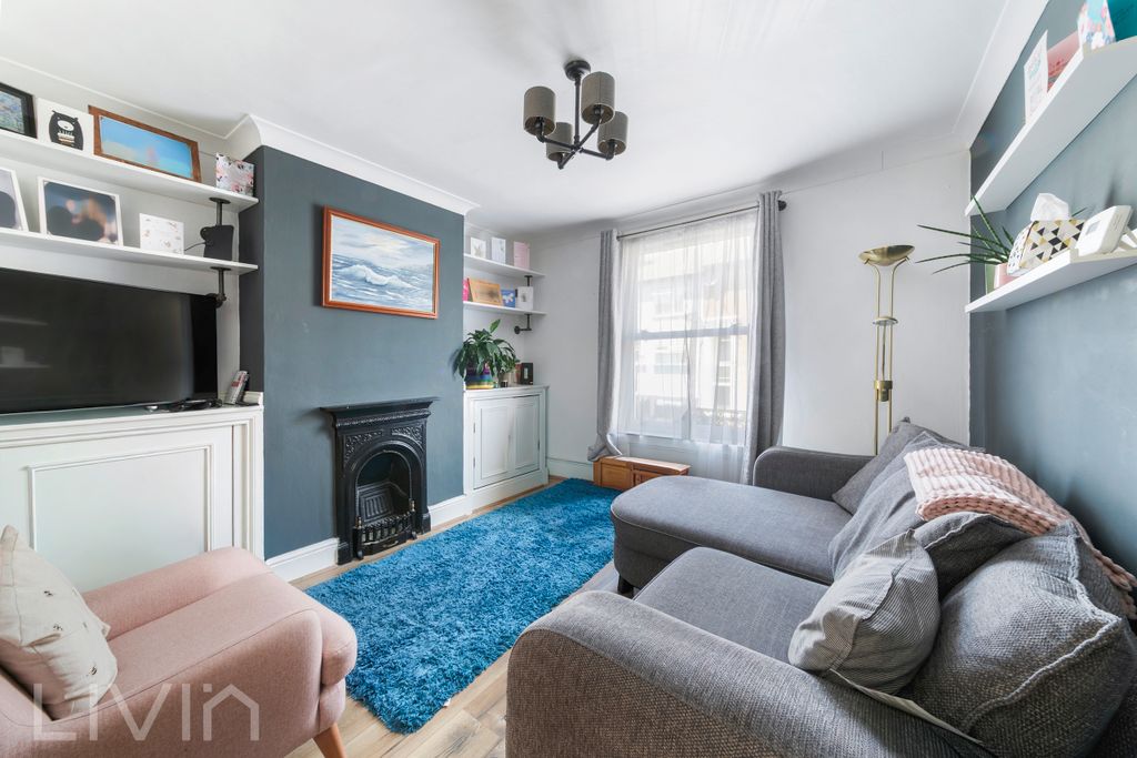 Property photo 2 of 12 2