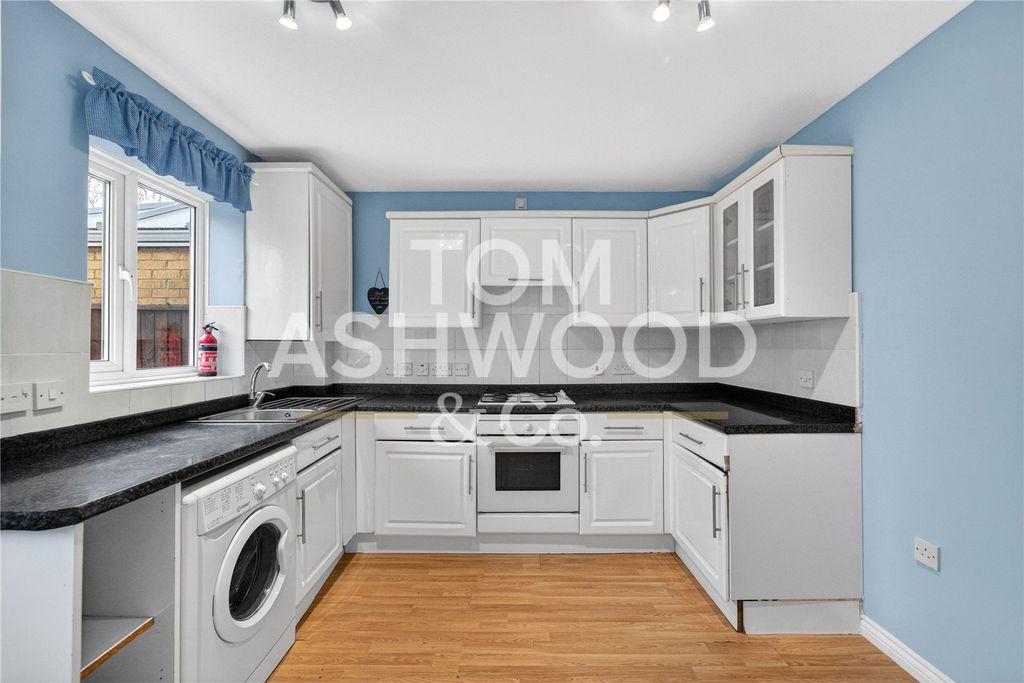 Property photo 3 of 13 Picture No. 24