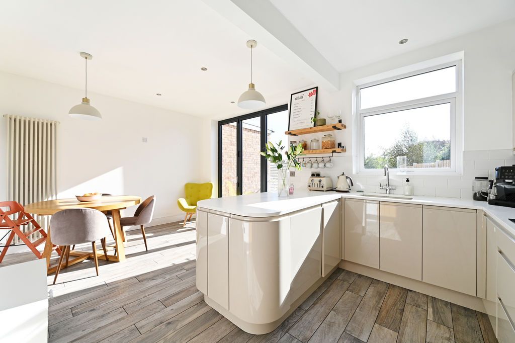 Property photo 1 of 28 Family Dining Kitchen