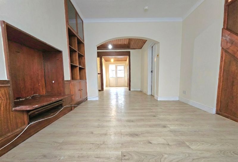 Property photo 2 of 7 Photo 6