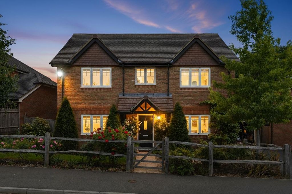 Property photo 1 of 32
