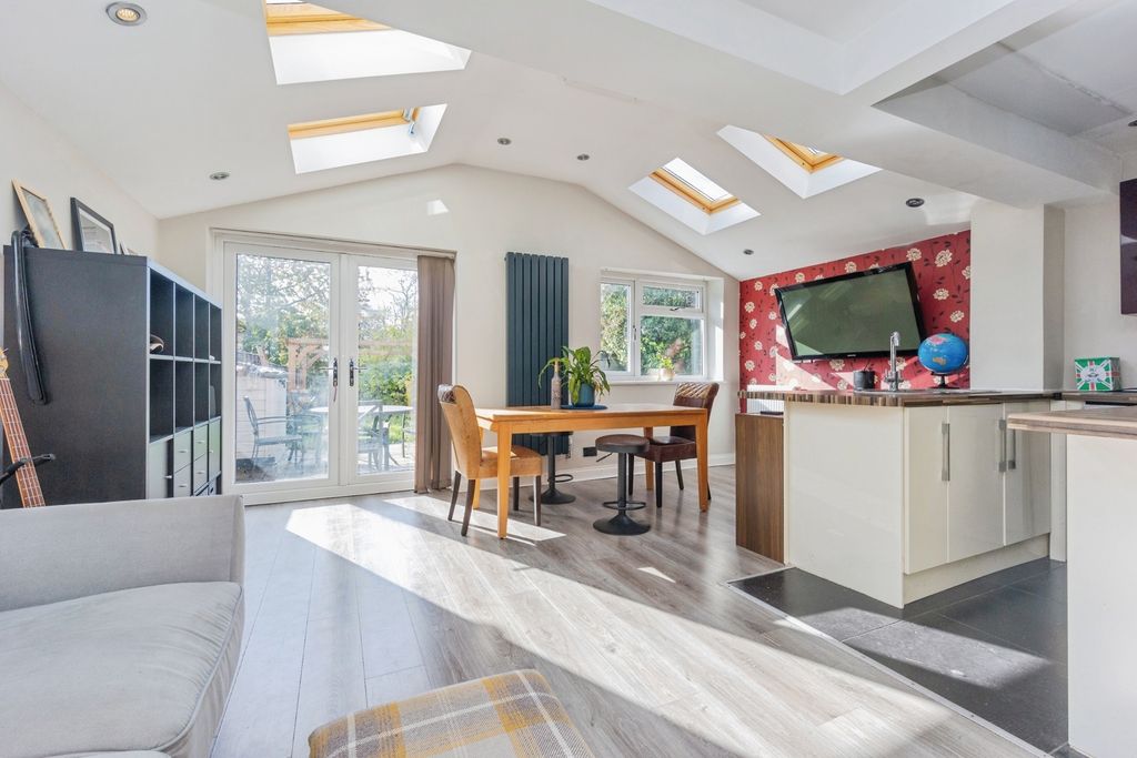 Property photo 2 of 18 Photo