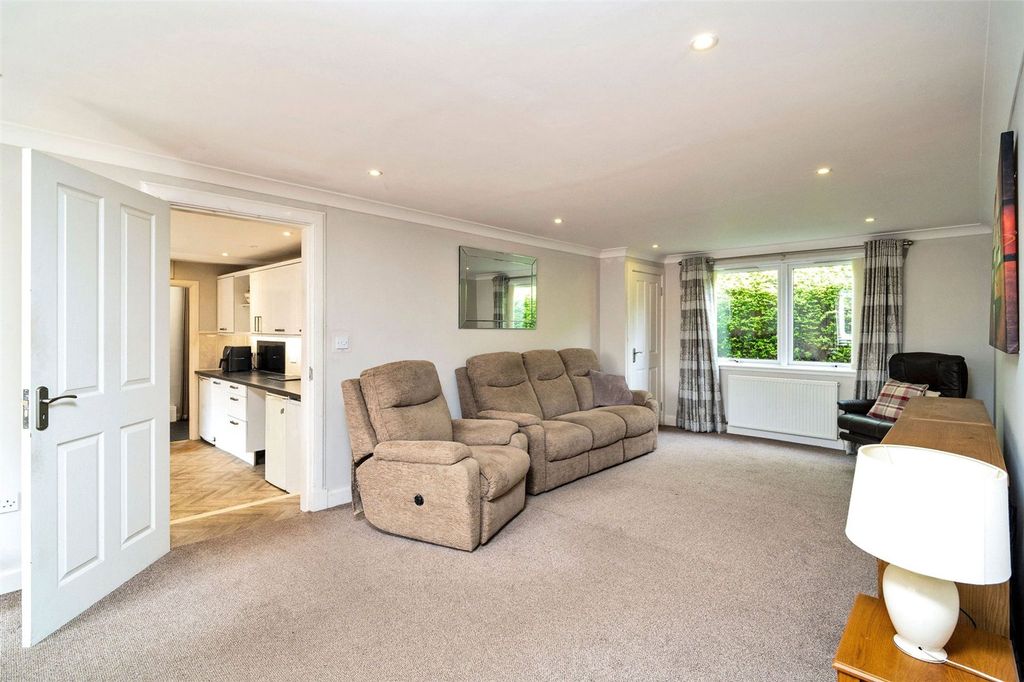 Property photo 3 of 43 Sitting Room