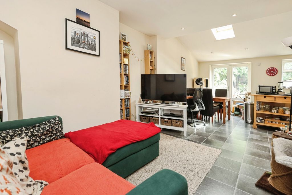 Property photo 3 of 19 Pbox-Img.Jpg