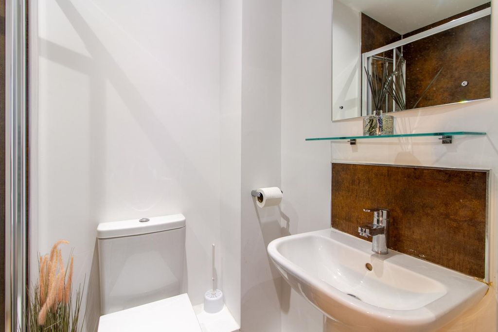 Property photo 2 of 8 Property Photo