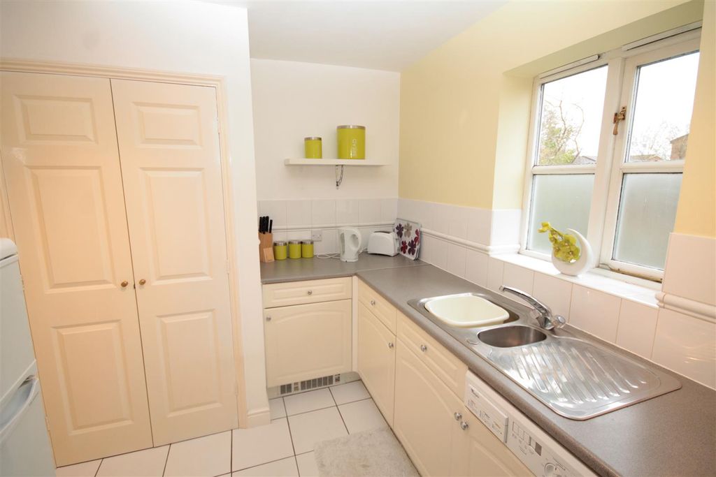 Property photo 3 of 8 Img_5485.Jpg