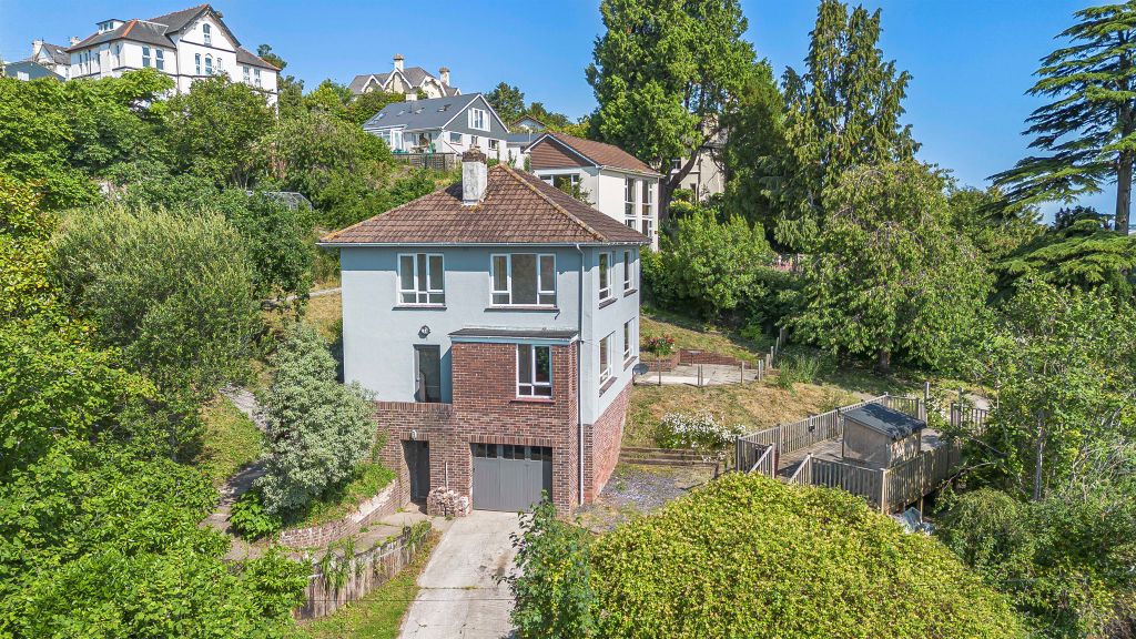 Property photo 2 of 29