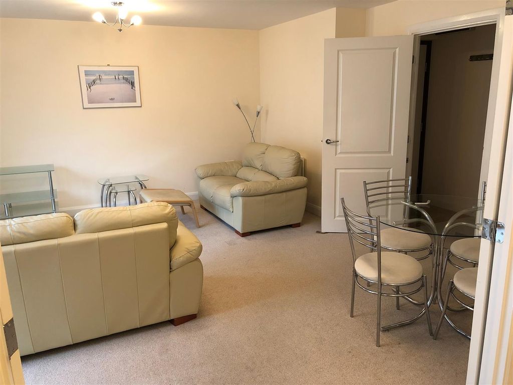 Property photo 2 of 6