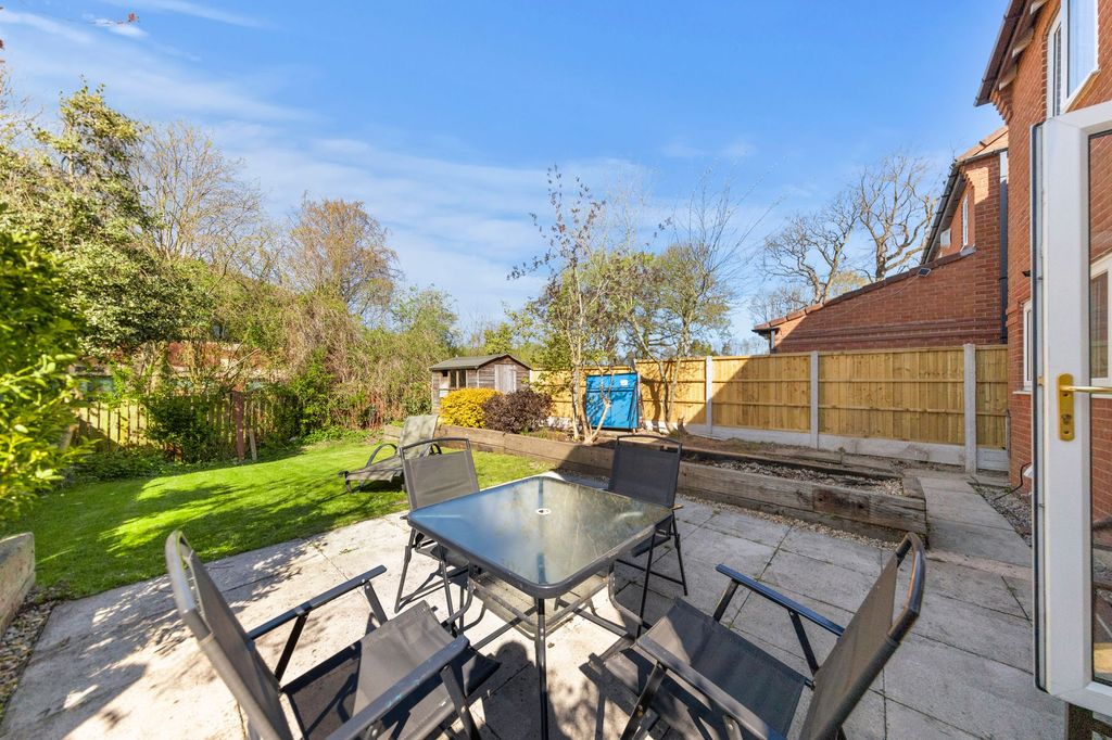 Property photo 2 of 34