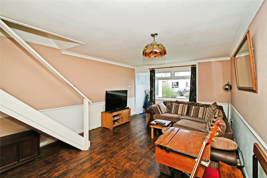 Property photo 3 of 25 Lounge