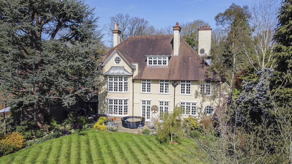 Property photo 1 of 43