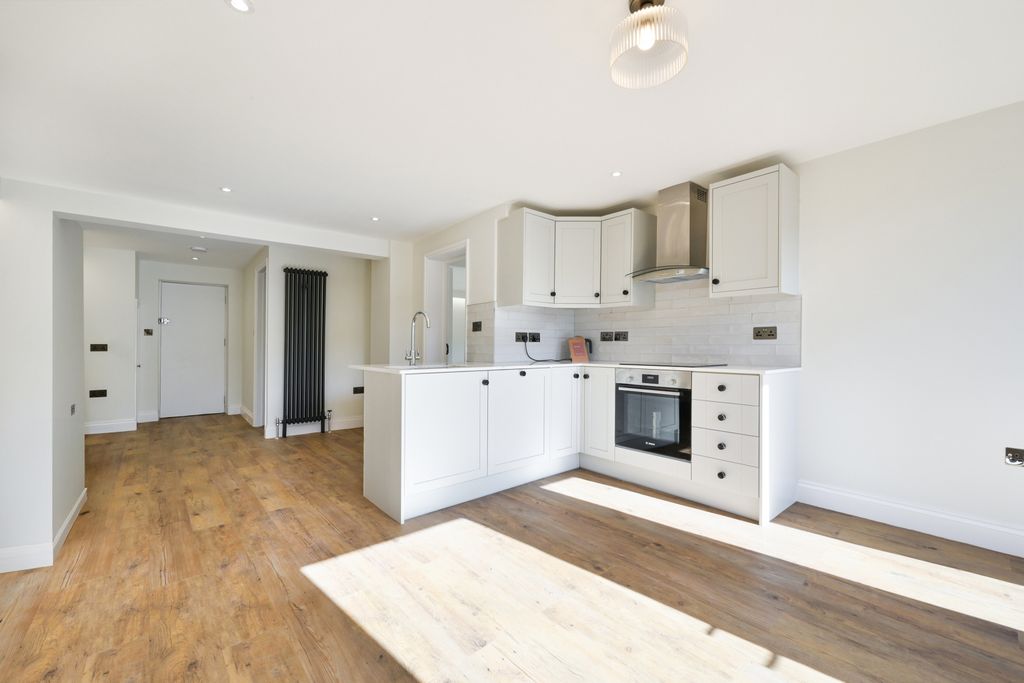 Property photo 2 of 12 Picture No. 10