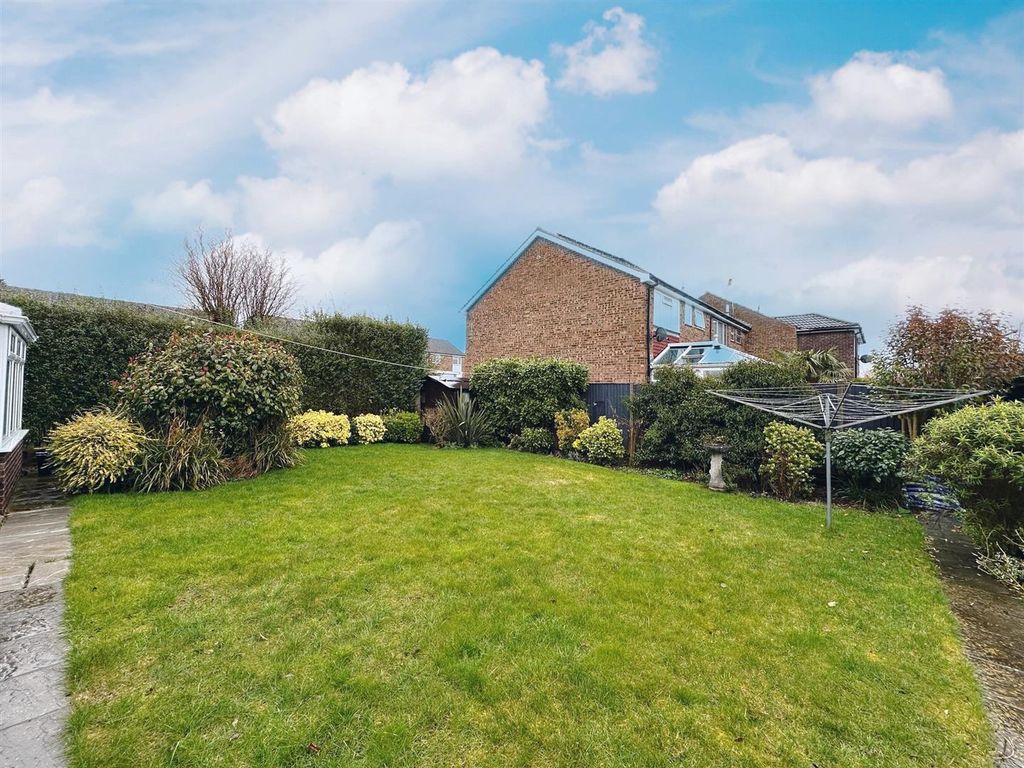 Property photo 2 of 18 Garden2Prid.Jpg