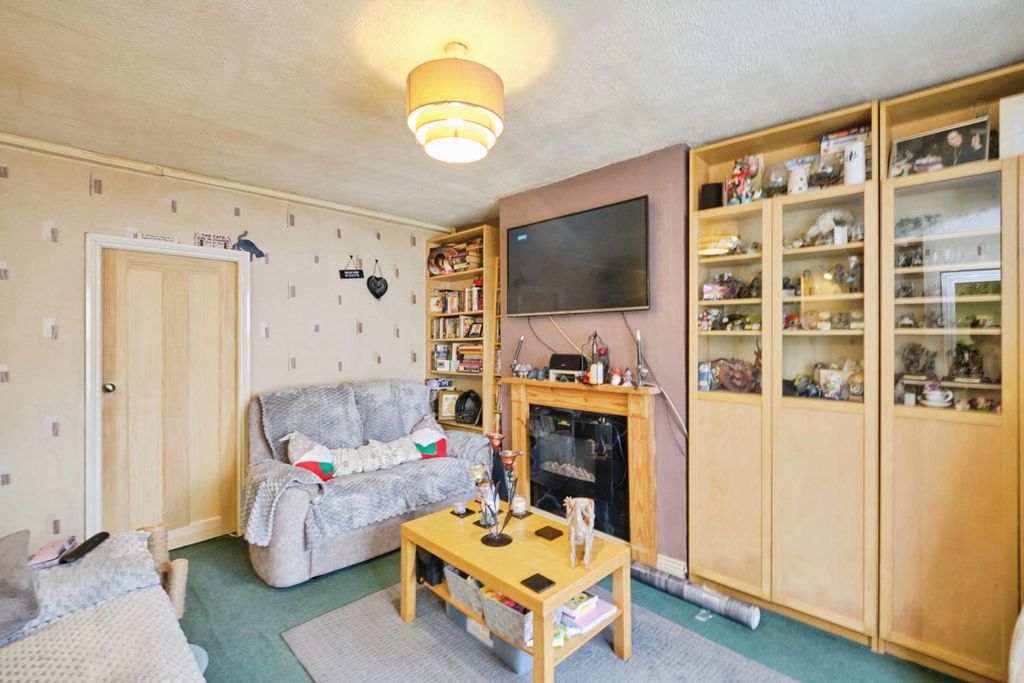 Property photo 3 of 18 Photo