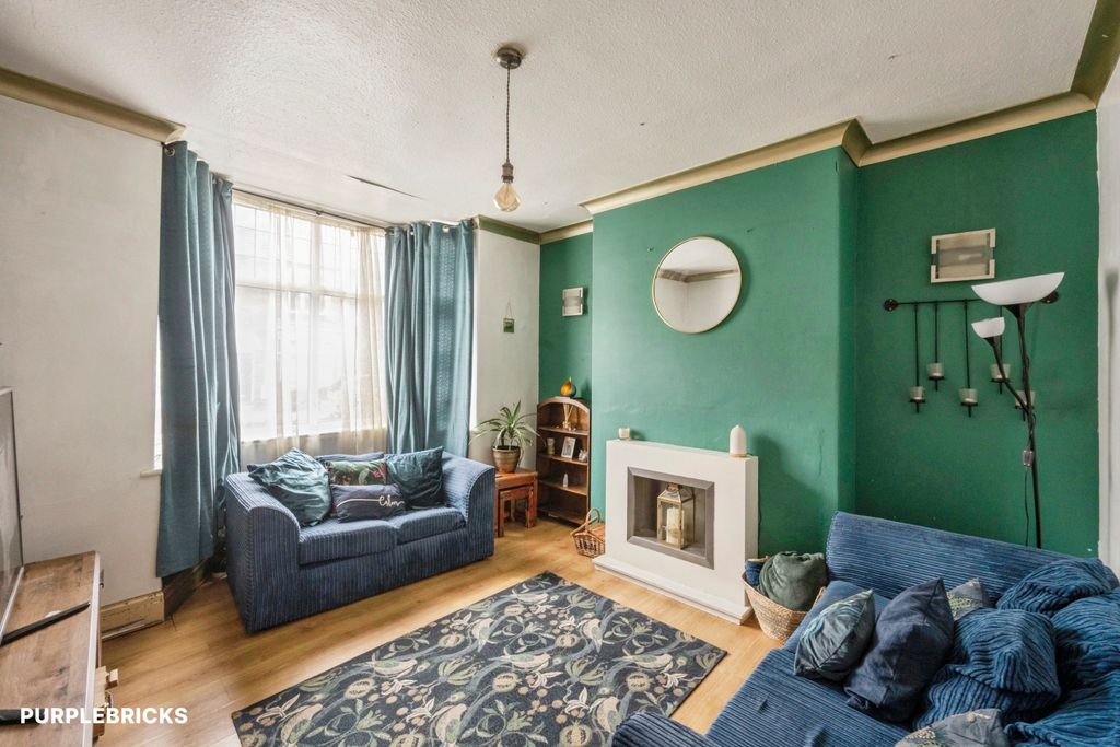Property photo 2 of 22