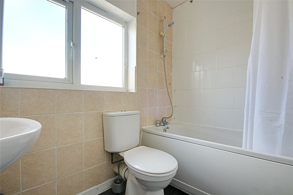Property photo 3 of 7 Picture No. 06