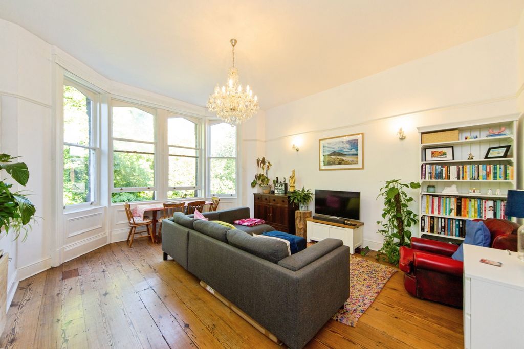 Property photo 2 of 19 13