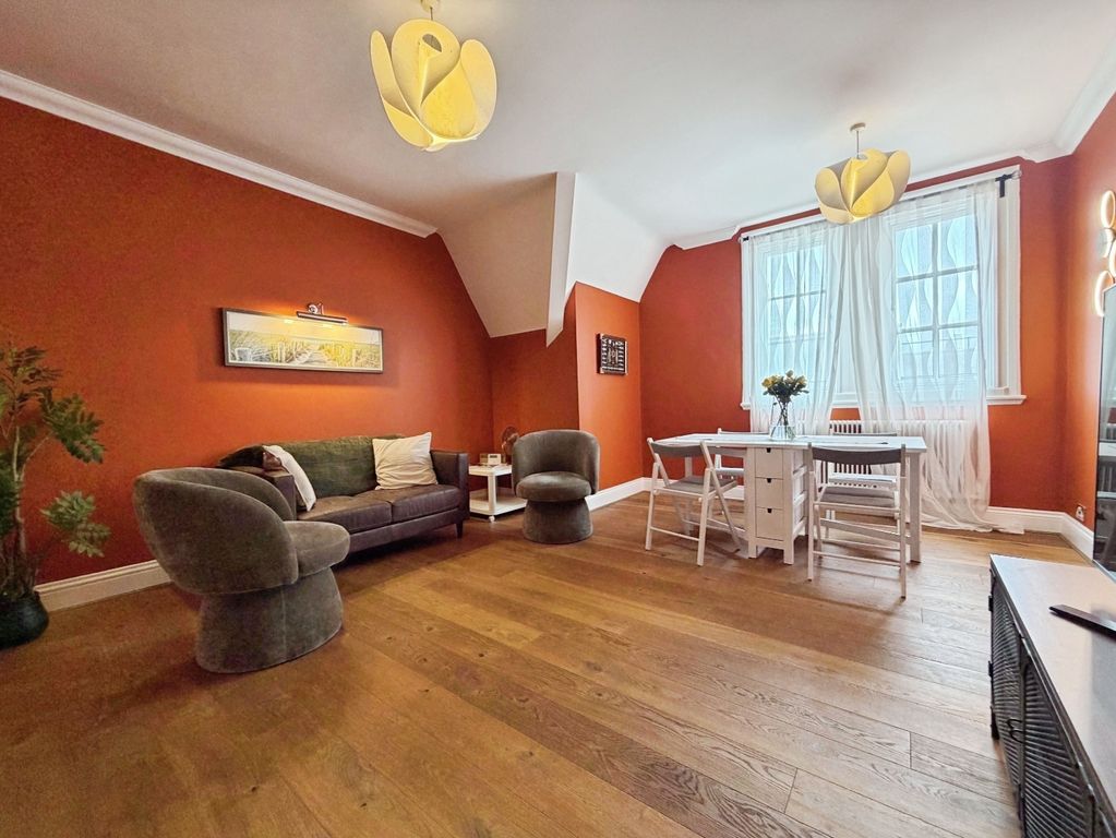 Property photo 3 of 10 Living Room