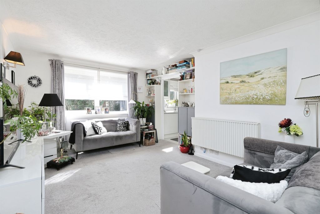 Property photo 2 of 13