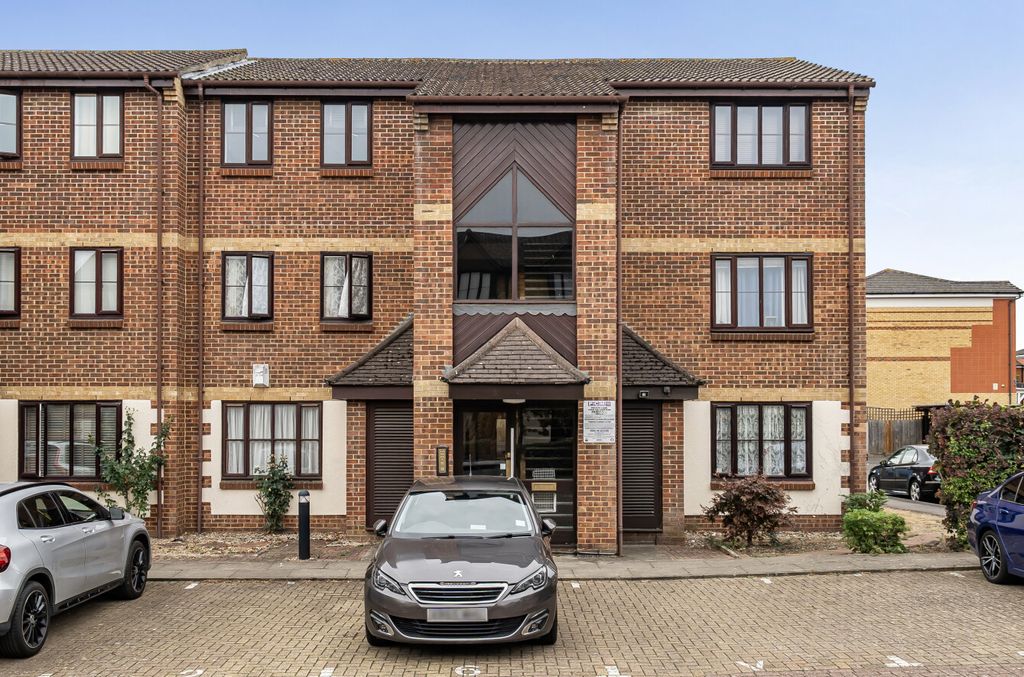Property photo 1 of 13 External View