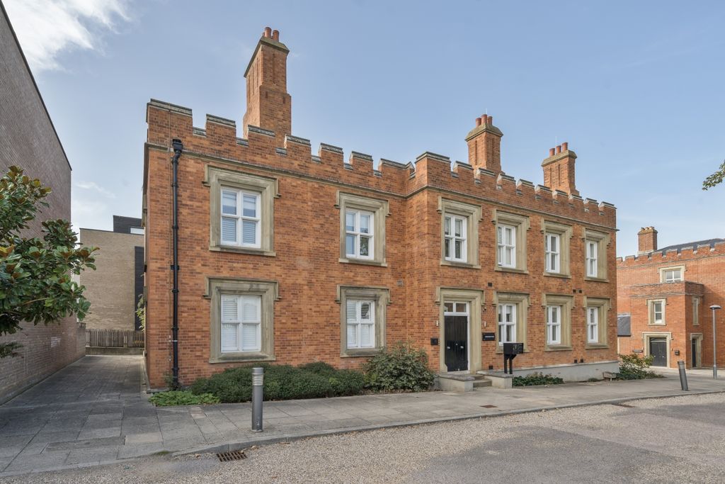 Property photo 1 of 16 1043823 (1)