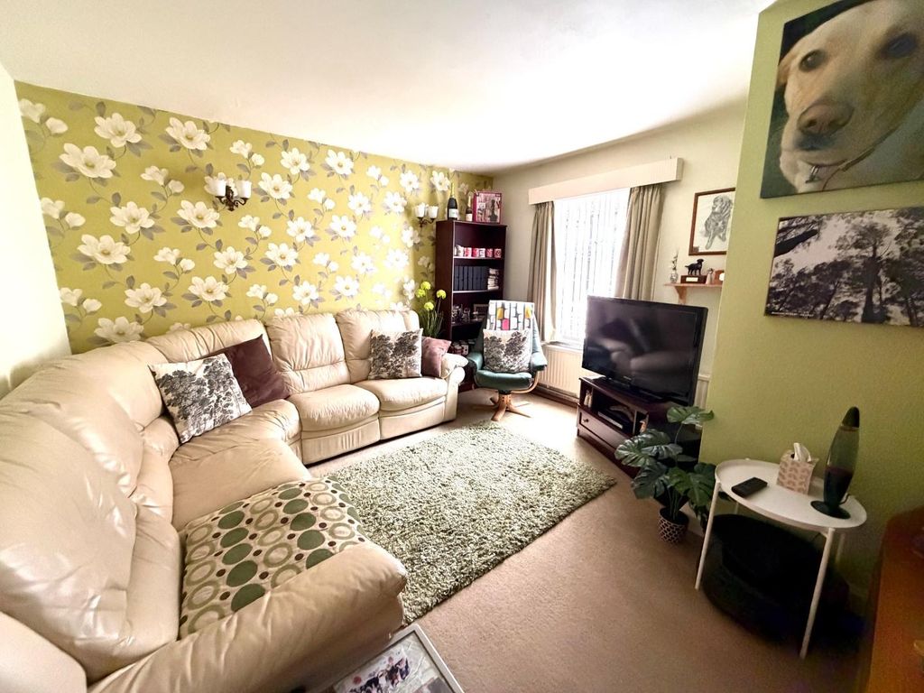 Property photo 2 of 18 Living Room.Jpg