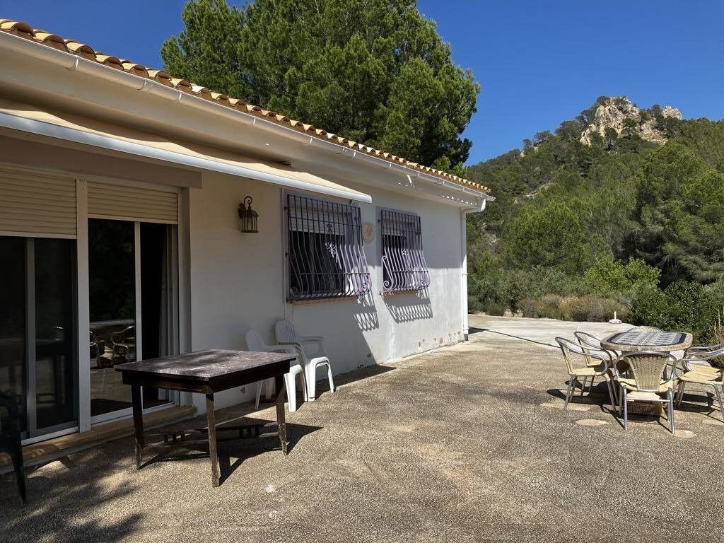 Property photo 3 of 37